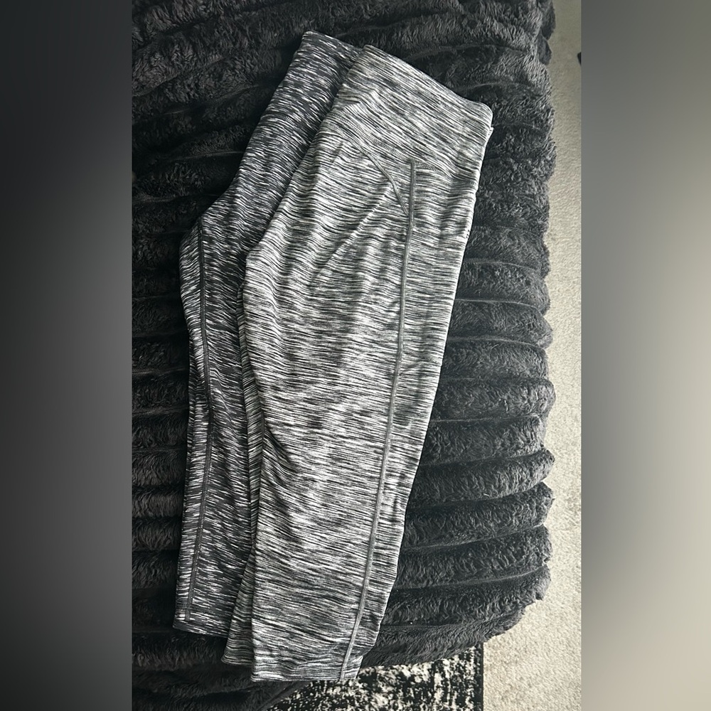 Bundle- Workout leggings capris - Picture 3 of 4